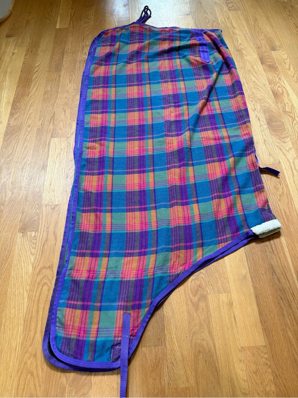 Horse blanket / cooler Wool lightweight Colorful w/ purple trim small tear 72 in